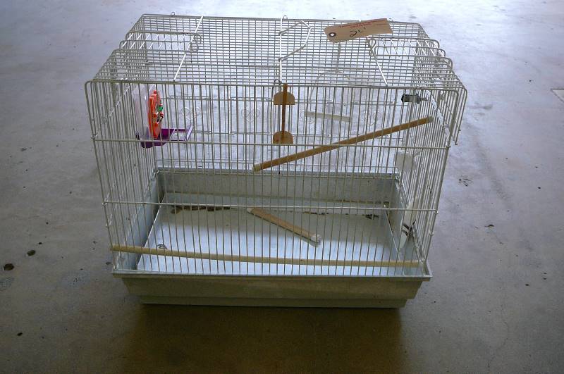 lot 12 image: Wire Bird Cage