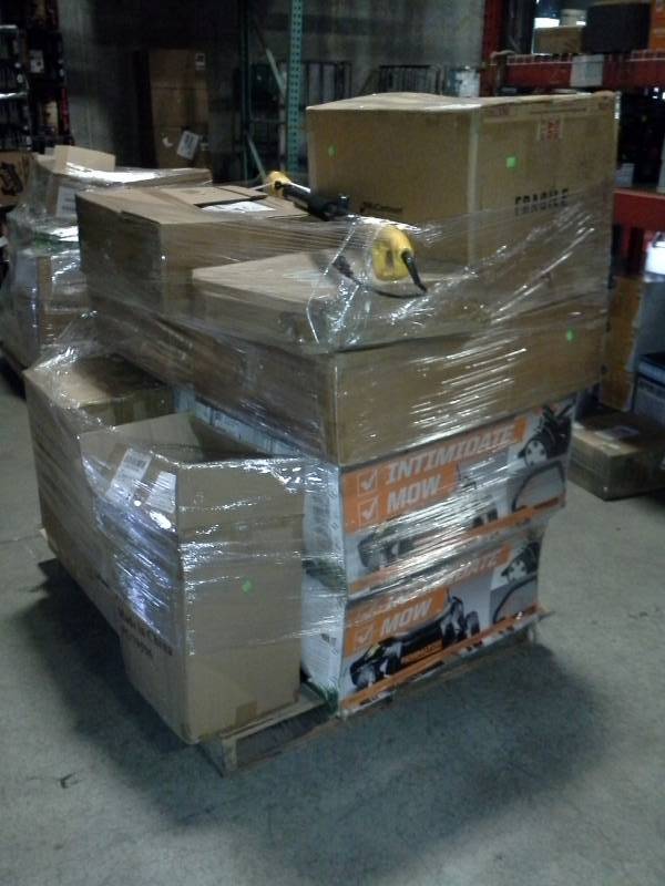 lot 11 image: Pallet of Returned Items