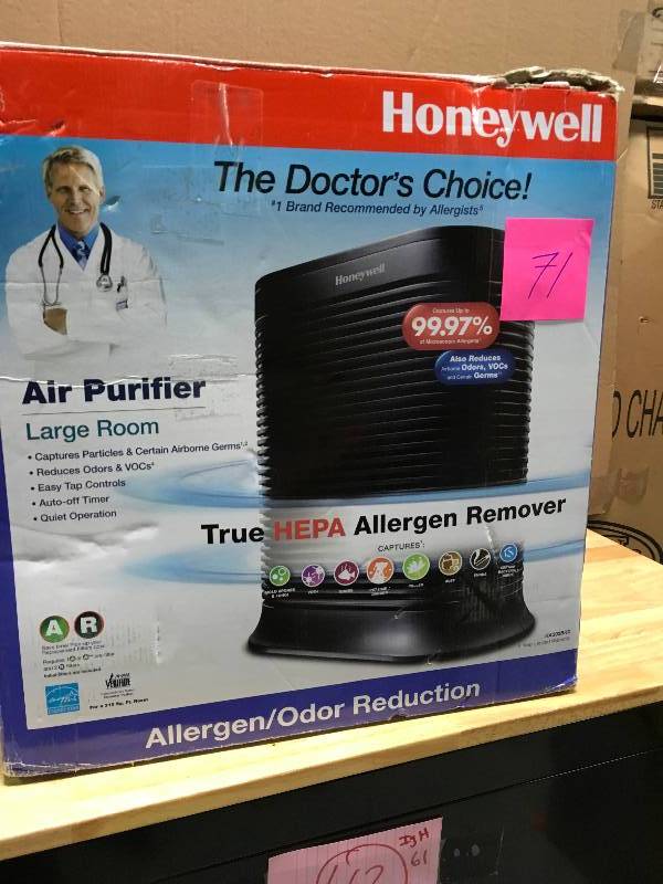 lot 71 image: HONEYWELL True HEPA 310 sq. ft. Allergen Remover Air Purifier in good conditions