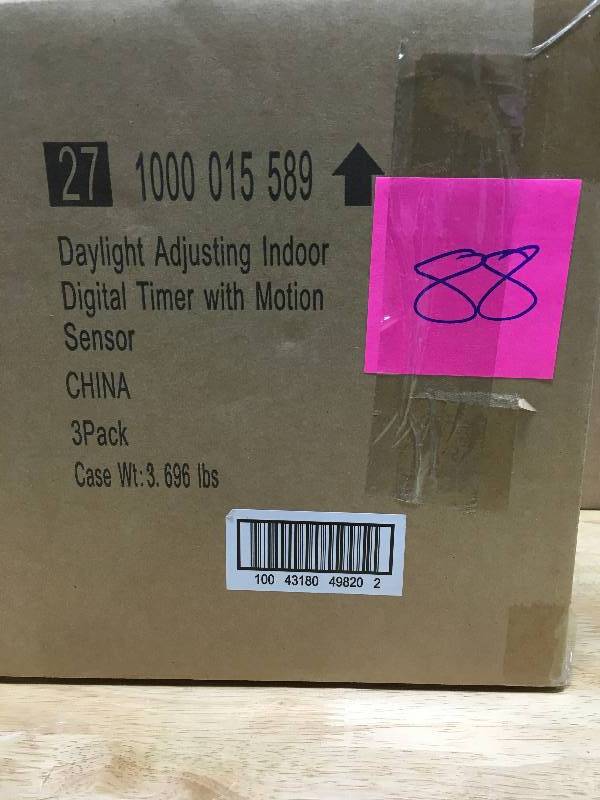 lot 88 image: Defiant SunSmart 8 Amp In-Wall Digital Timer-49820 Pack of 3 New