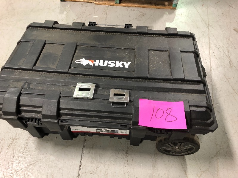 lot 108 image: Husky 35 in. Mobile Job Box latches are broken