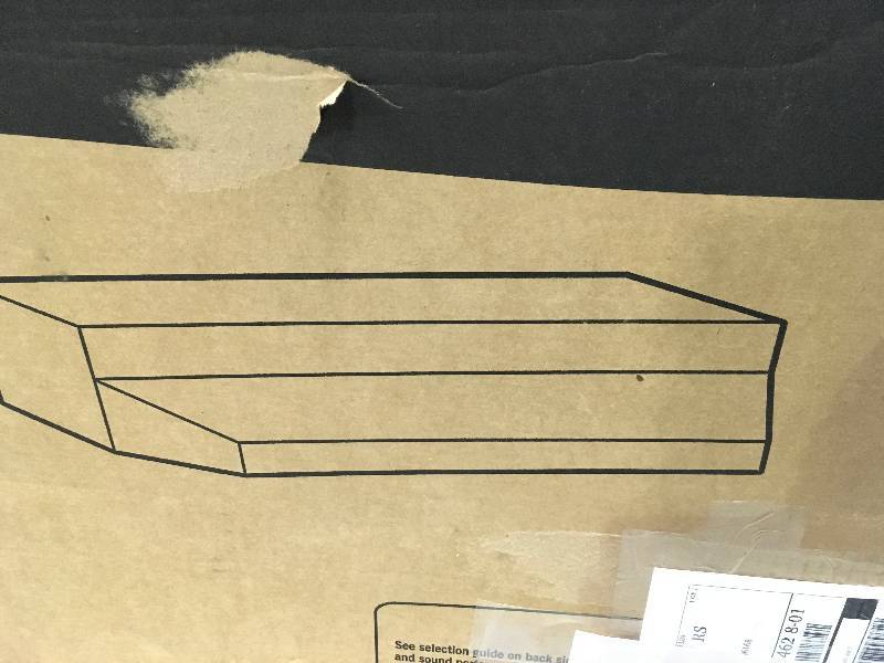 Broan 413601  36 Under Cabinet Range Hood with 2-Speed Controls and Recirculating Ventilation  in good conditions