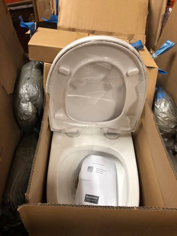 Swiss Madison Sublime II 1-Piece 0.81.28 GPF Dual Flush Elongated Toilet in White not used
