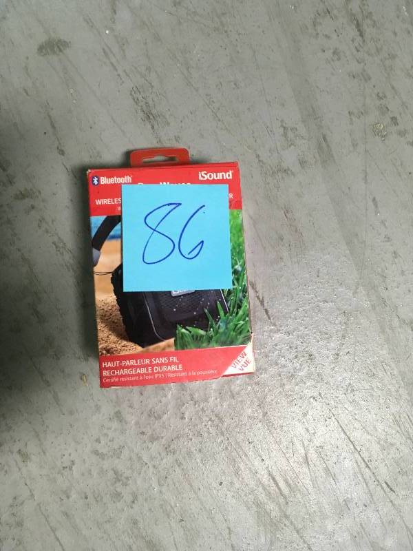 lot 86 image: ISOUND DURAWAVES WATER RESISTANT BLUETOOTH SPEAKER - BLACK in good conditions