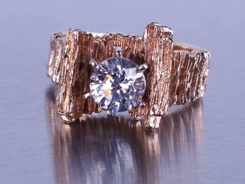 lot 6 image: Custom Moissanite and Diamond Ring - 14k