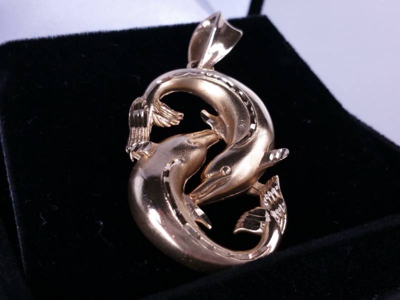 lot 9 image: Custom Diamond Cut 14k Gold Dolphin Pendant