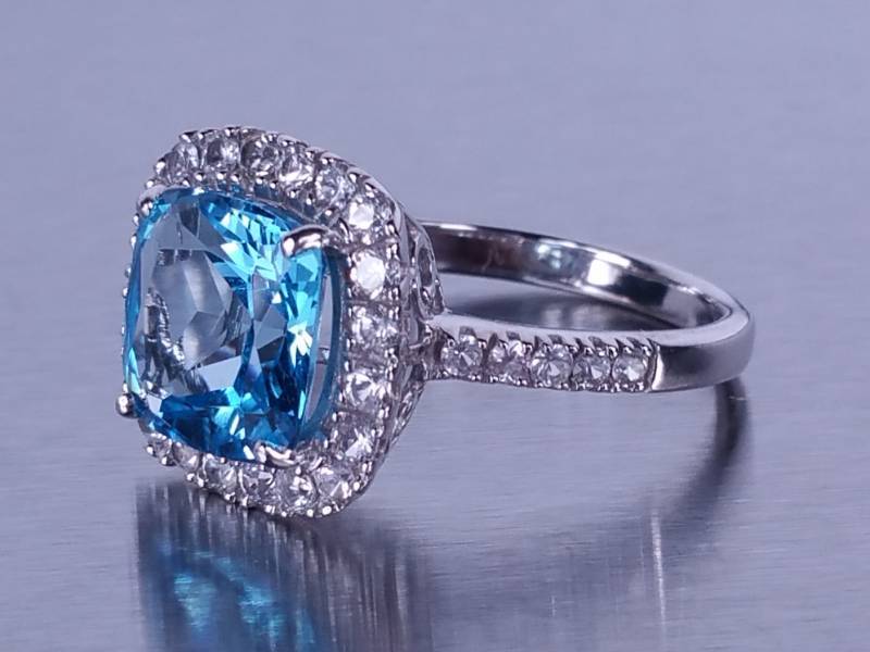 lot 15 image: 5ct Blue Topaz Ring - 14k