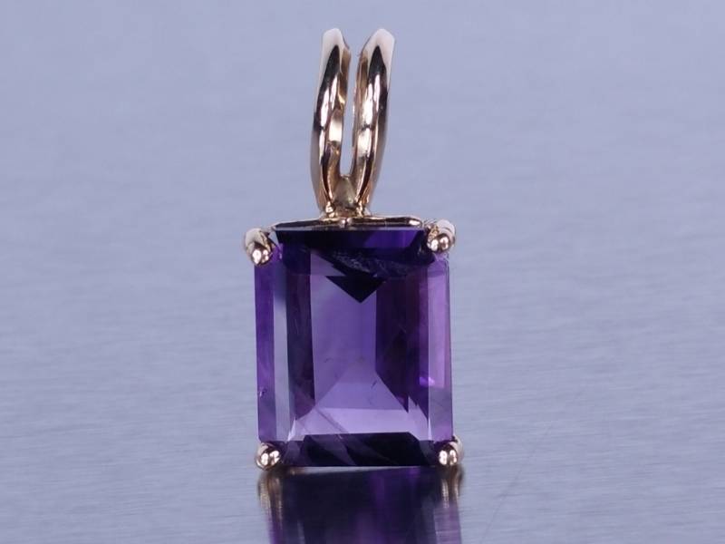 lot 23 image: Natural Amethyst Pendant