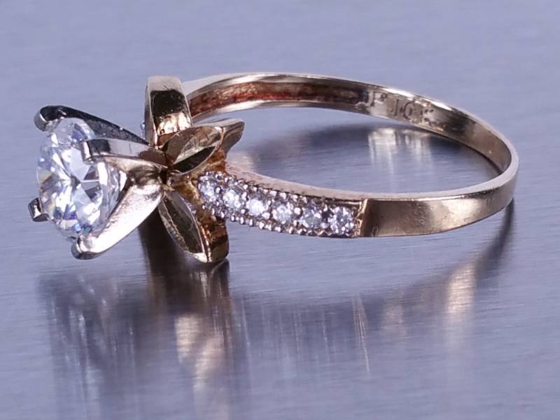 lot 27 image: Moissanite Ring in Yellow Gold