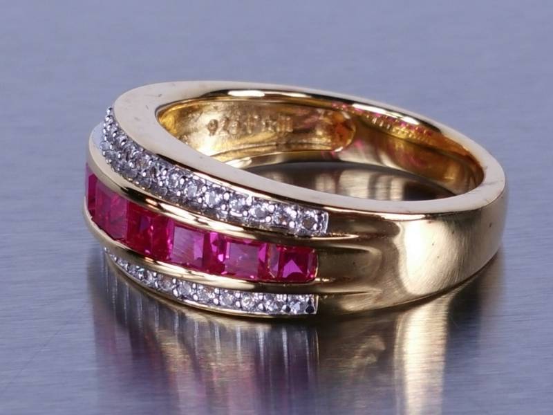 lot 32 image: Ruby and Diamond Ring