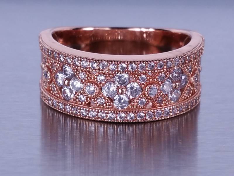 lot 60 image: Ladies Dinner Ring