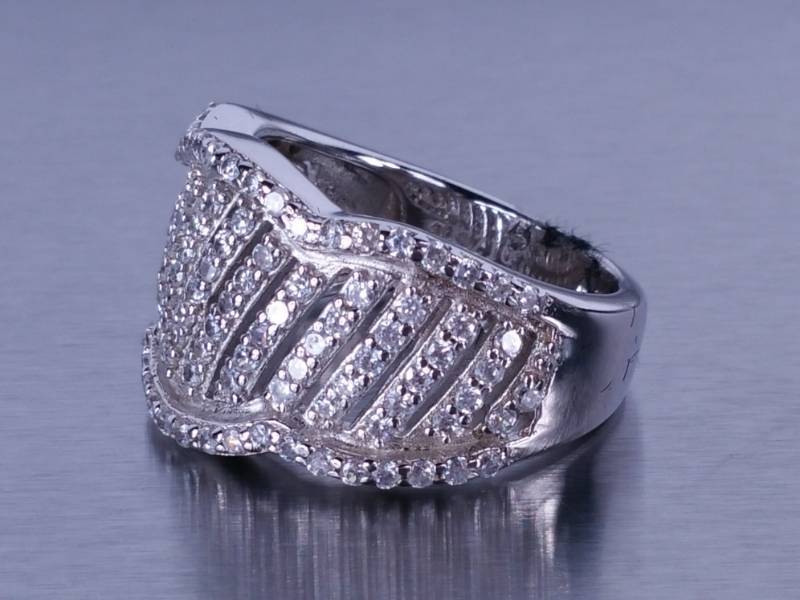 lot 65 image: Ladies Estate Ring