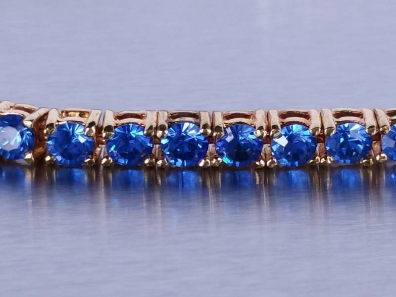 lot 79 image: Ladies Beautiful Sapphire Tennis Bracelet