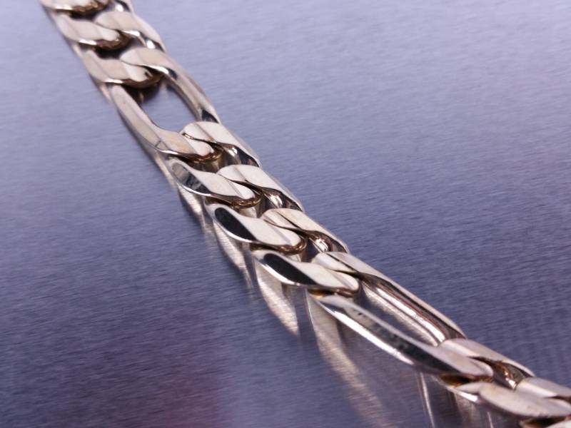 lot 98 image: Mens Necklace