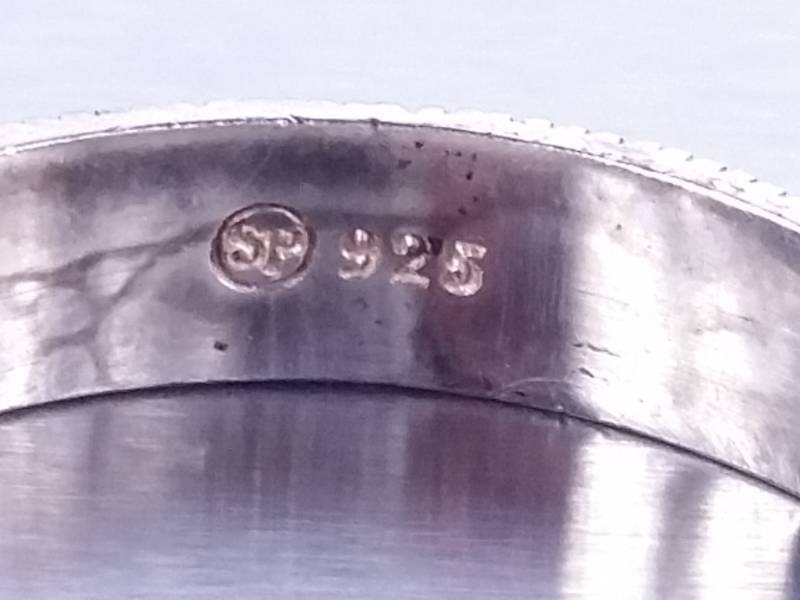 lot 101 image: Mens Wedding Band