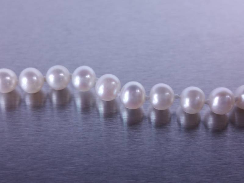 lot 110 image: Very Nice Natural Pearl Estate Necklace in 14K Gold