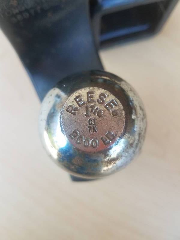 lot 21 image: Reese Adapter,reciever and ball