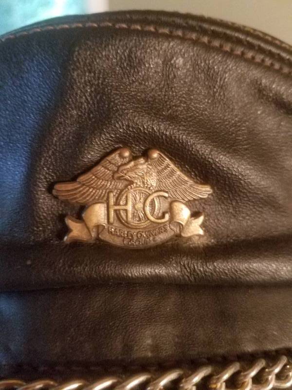 lot 34 image: Henschel Cap With HC pin and more