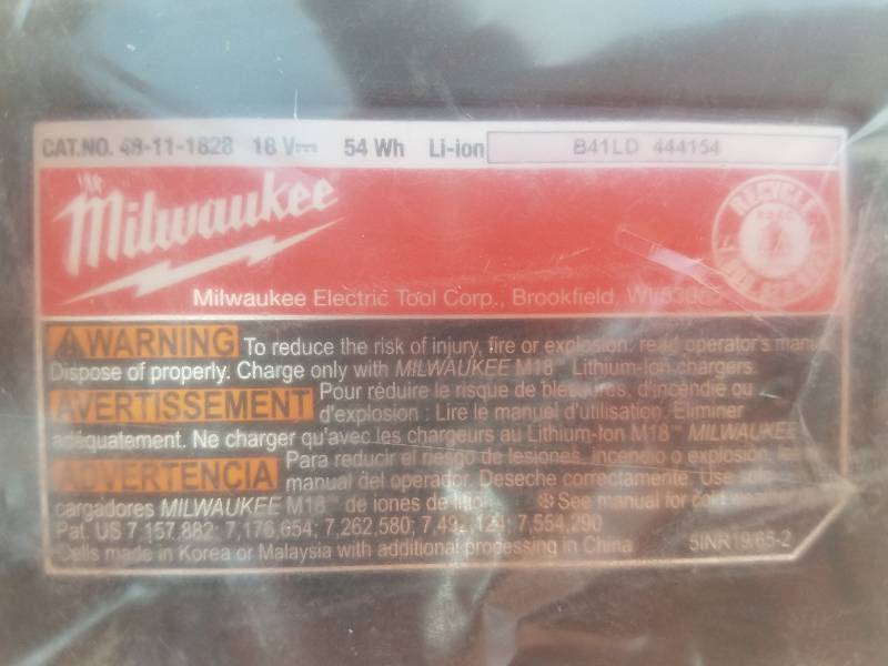 lot 33 image: Milwaukee M18 RedLitium XC Battery