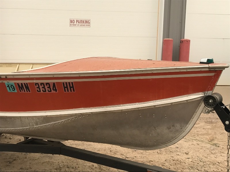 lot 2 image: 1981 Lund 16ft Fishing Boat---Boat Only---Trailer Not Included