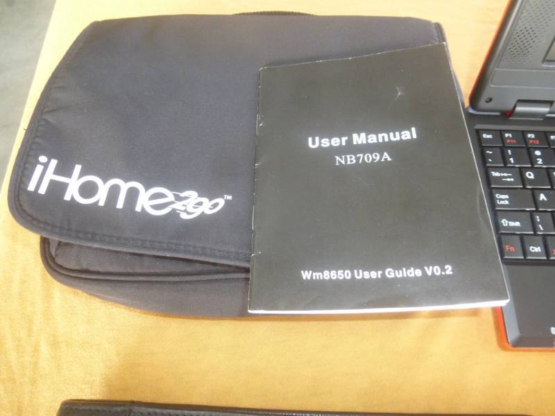 lot 40 image: I Home Lap Top & Organizers