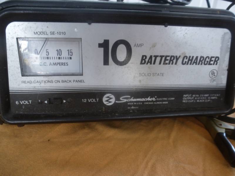 lot 23 image: Shumacher 612 Battery Charger