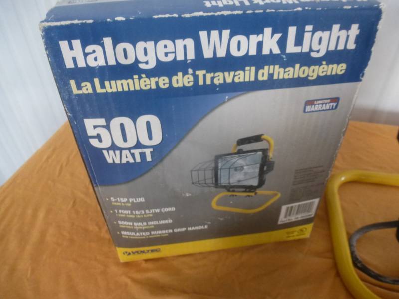 lot 25 image: Halogen Work Lights & Air compressor