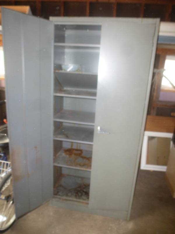 lot 11 image: Steel Cabinet