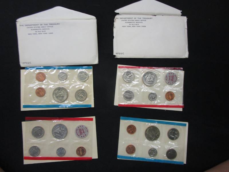 lot 25 image: 2 1972 2 Mint Sets