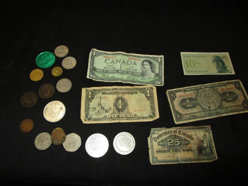 lot 48 image: Foreign Money and Coins