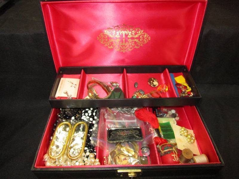 lot 57 image: Old Jewelry Box With Jewelry Inside