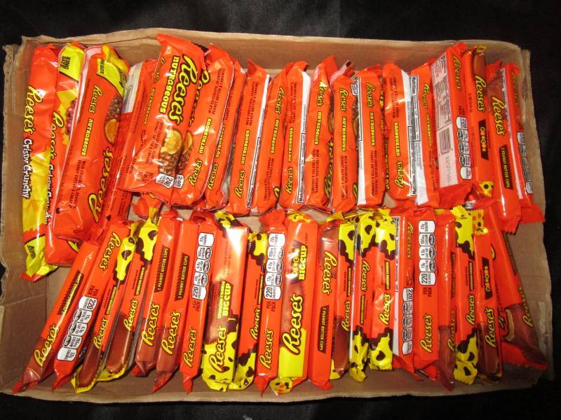 lot 66 image: 42 Various Reeses Crunchy cookie, P&B cups