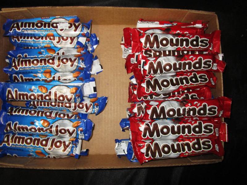 lot 74 image: 42 Bars, Combination of Almond Joy and Mound Bars