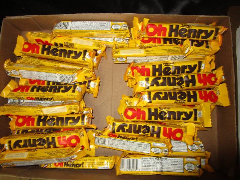 lot 89 image: Oh Henry bars
