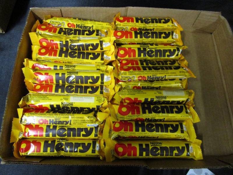 lot 102 image: 40 1.8oz Oh Henry Candy Bars