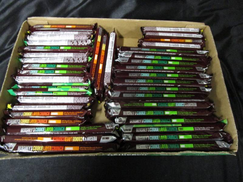 lot 106 image: 40 Various HERSHEY bars