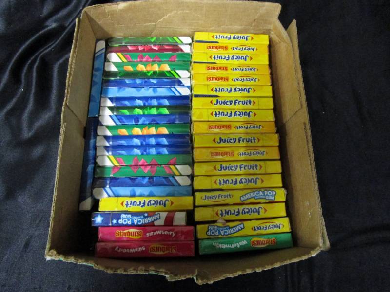 lot 109 image: 40 Packs of Gums Various flavors and brands