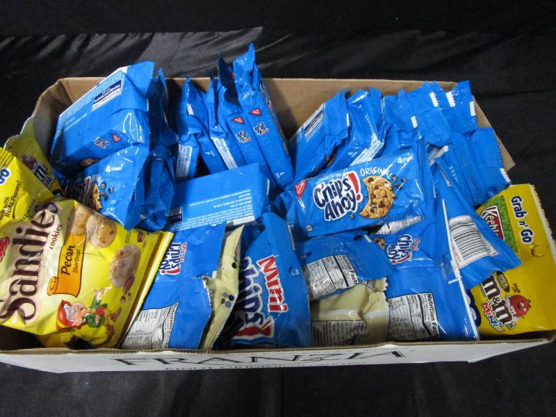 lot 113 image: 40 Various size and flavor of Cookies