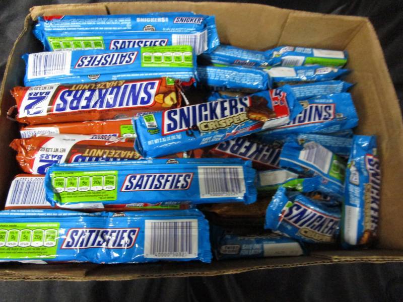 lot 129 image: 40 Snickers Various Size and Flavors