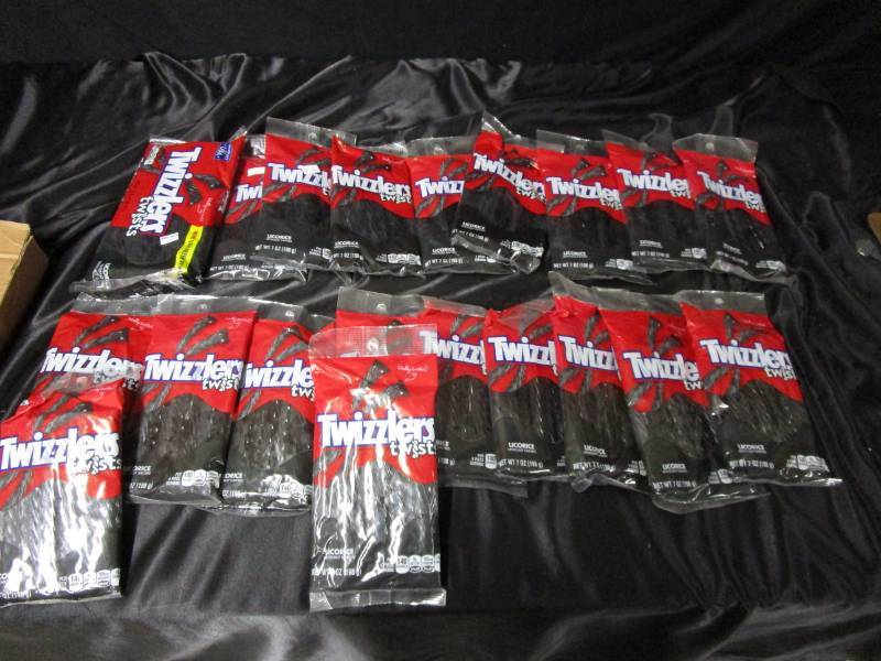 lot 150 image: 20 Bags Of Twizzlers Varios Sizes
