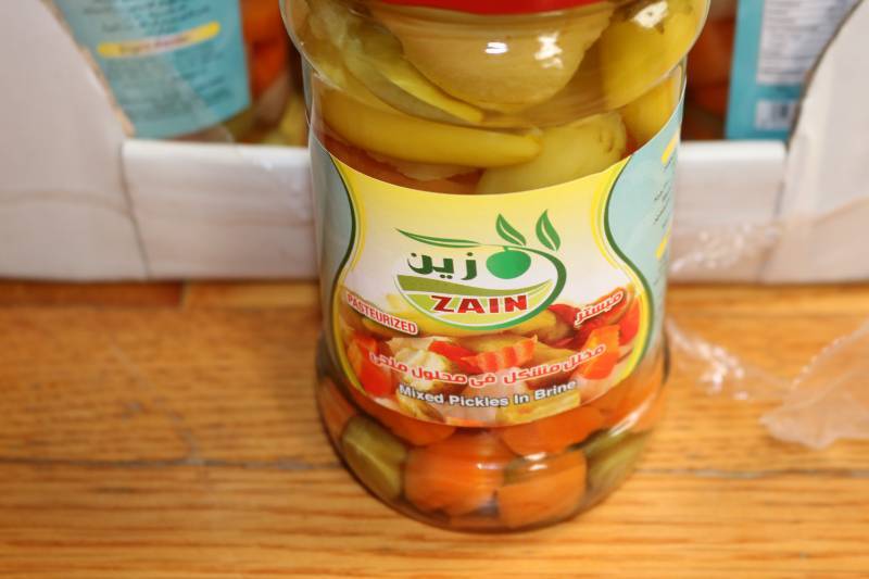 lot 21 image: Mixed Pickles, Best by 4-2019, case...