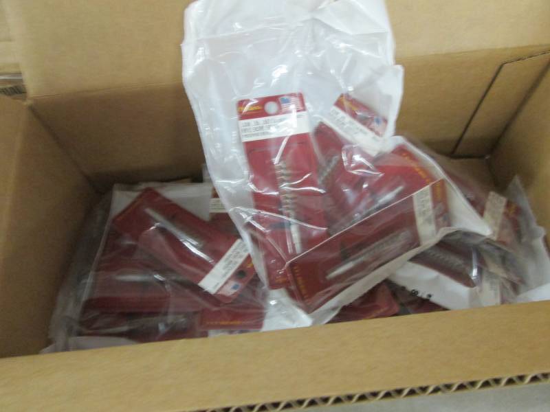 lot 292 image: Lot of 36 Outers Outers .338 - .375 Caliber Rifle Bronze Bore Brush (8-32 Threads) Retail $5.07ea