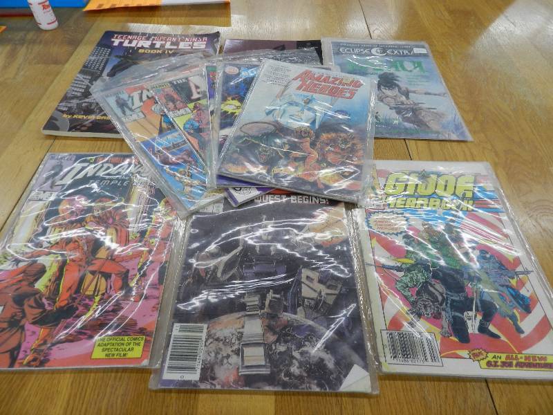 lot 164 image: VARIETY OF COMIC BOOKS