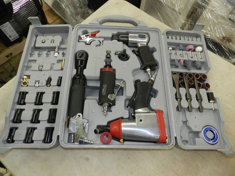 lot 170 image: AIR TOOL SET IN CASE