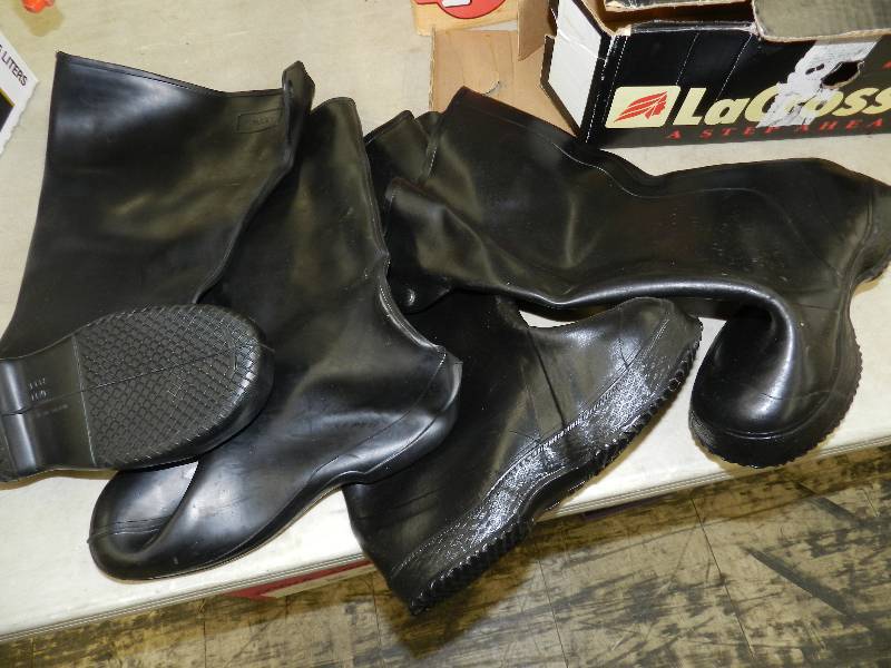 lot 179 image: TWO PAIRS OF RUBBER BOOTS