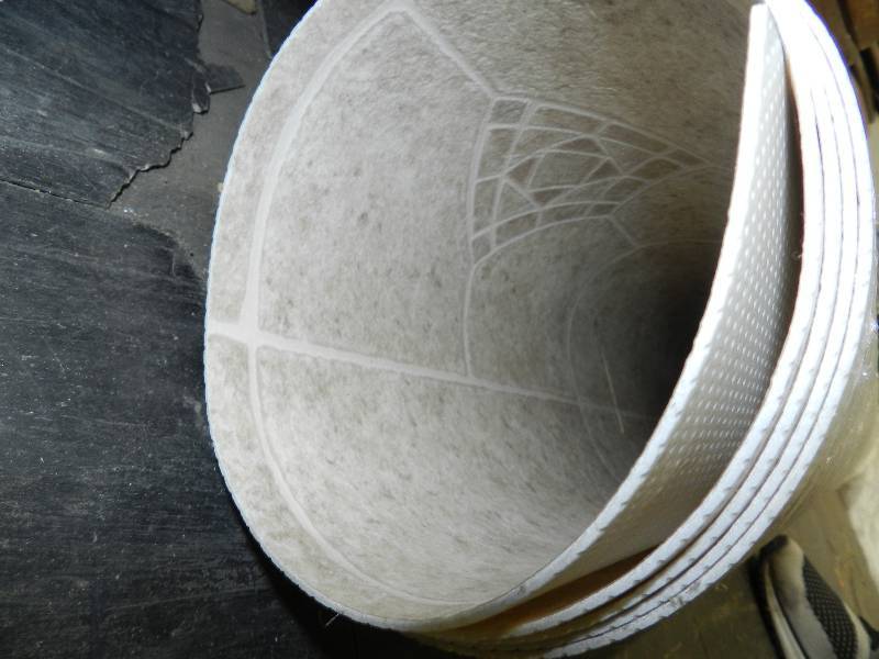 lot 182 image: LINOLEUM FLOORING