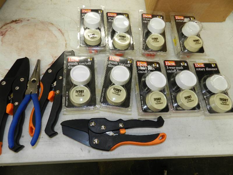lot 197 image: DIMMER SWITCHES AND WIRE CUTTERS