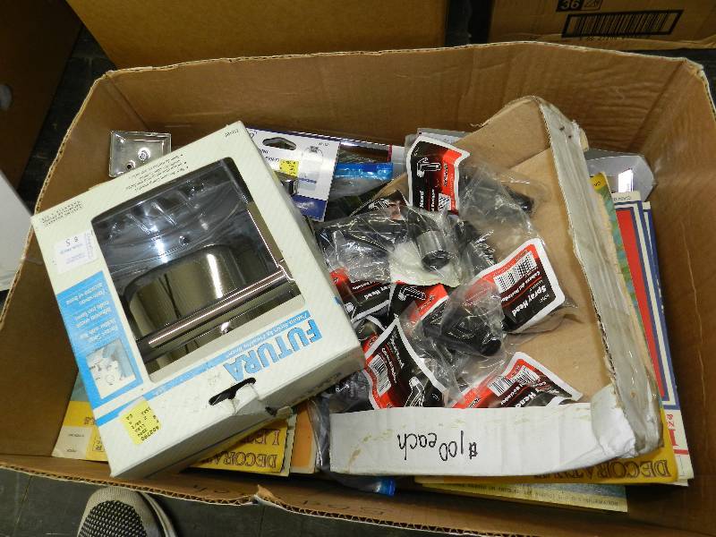 lot 239 image: BOX OF MISC ITEMS