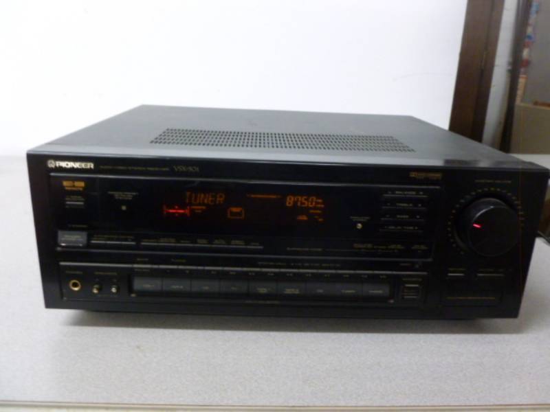 lot 4 image: Pioneer Receiver