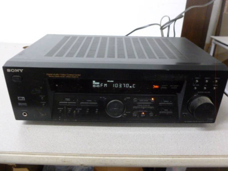 lot 6 image: Sony Receiver